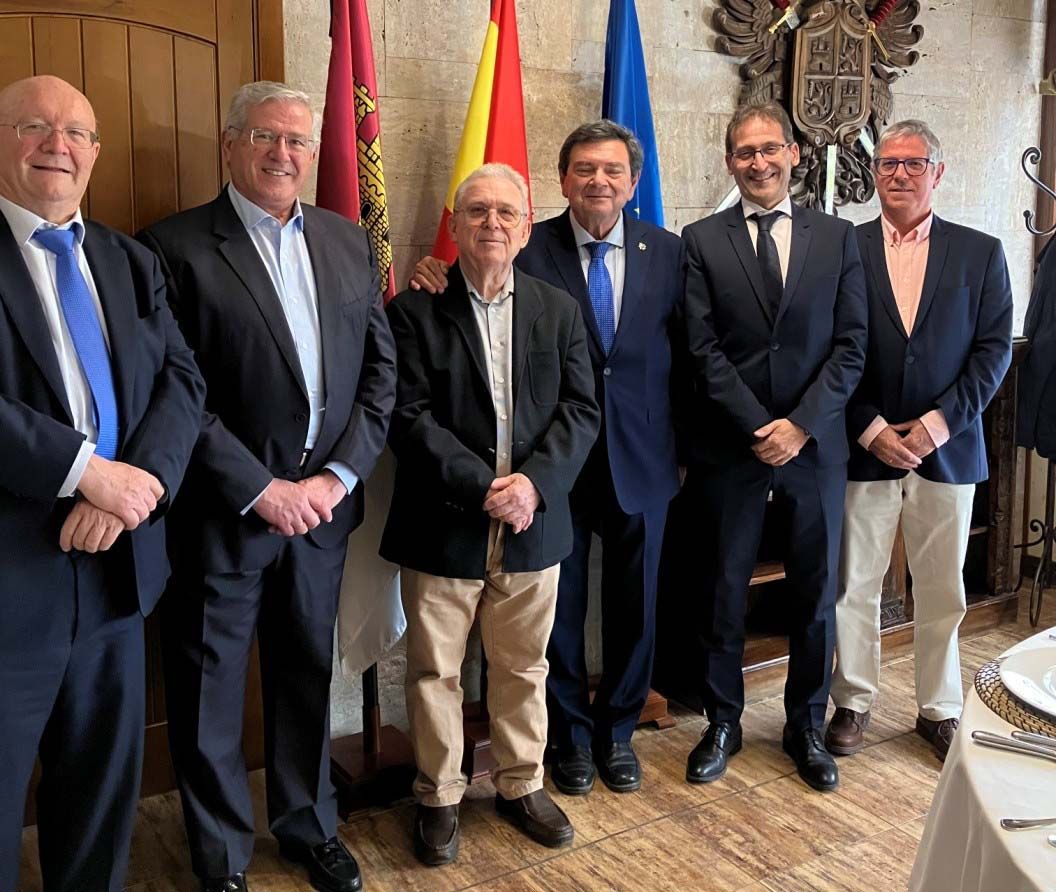 CGRICT / ARQUICMA visitan la Dirección del CI de Repsol Puertollano