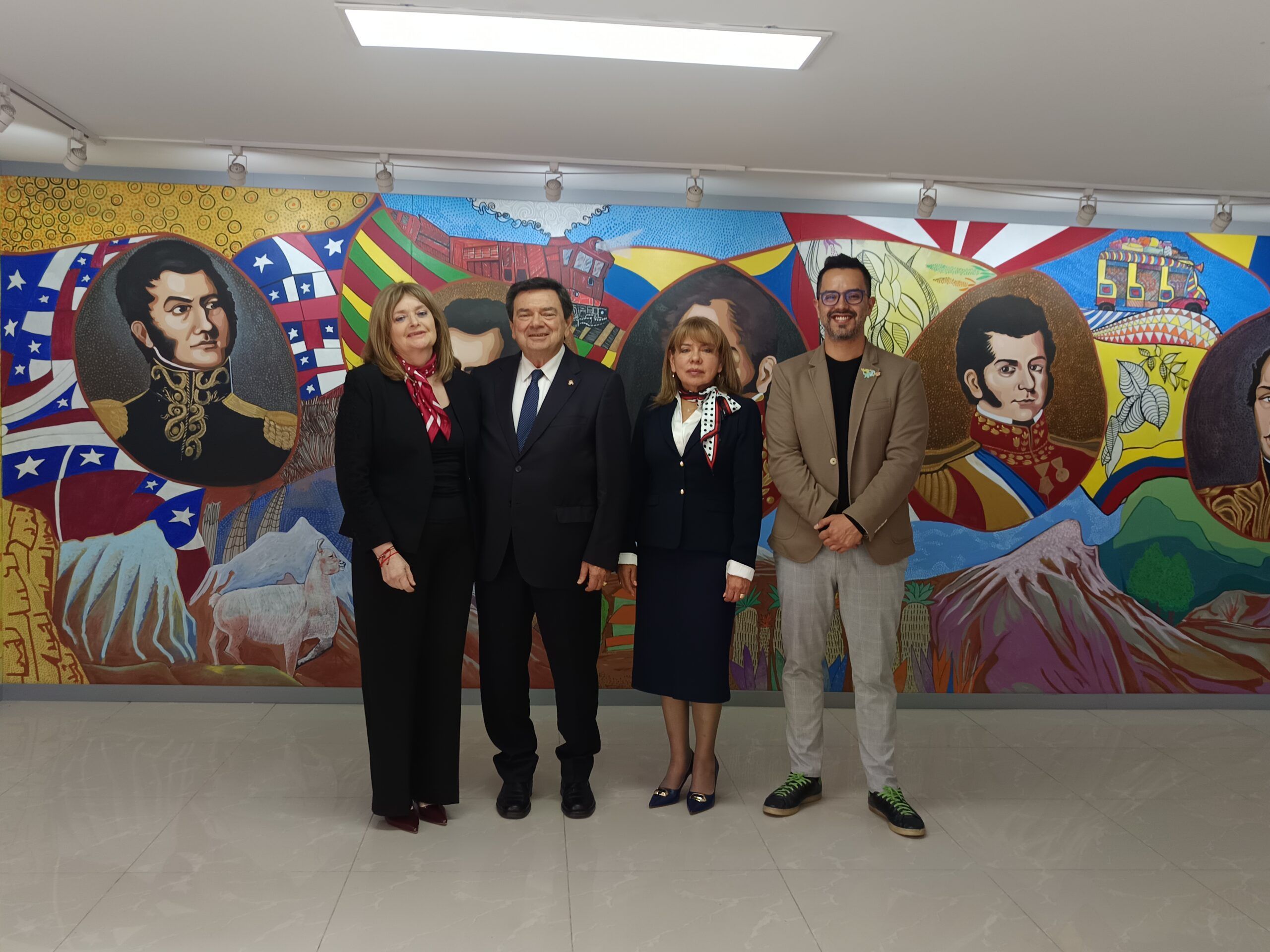 EL CONSEJO GENERAL DE RELACIONES INDUSTRIALES Y CIENCIAS DEL TRABAJO DE ESPAÑA CELEBRA REUNIÓN DE TRABAJO CON EL PARLAMENTO ANDINO EN BOGOTÁ