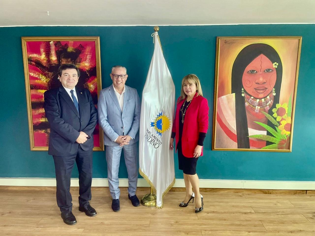 UNA REPRESENTACION DEL CGRICT SE REUNE CON EL SECRETARIO GENERAL DEL PARLAMENTO ANDINO