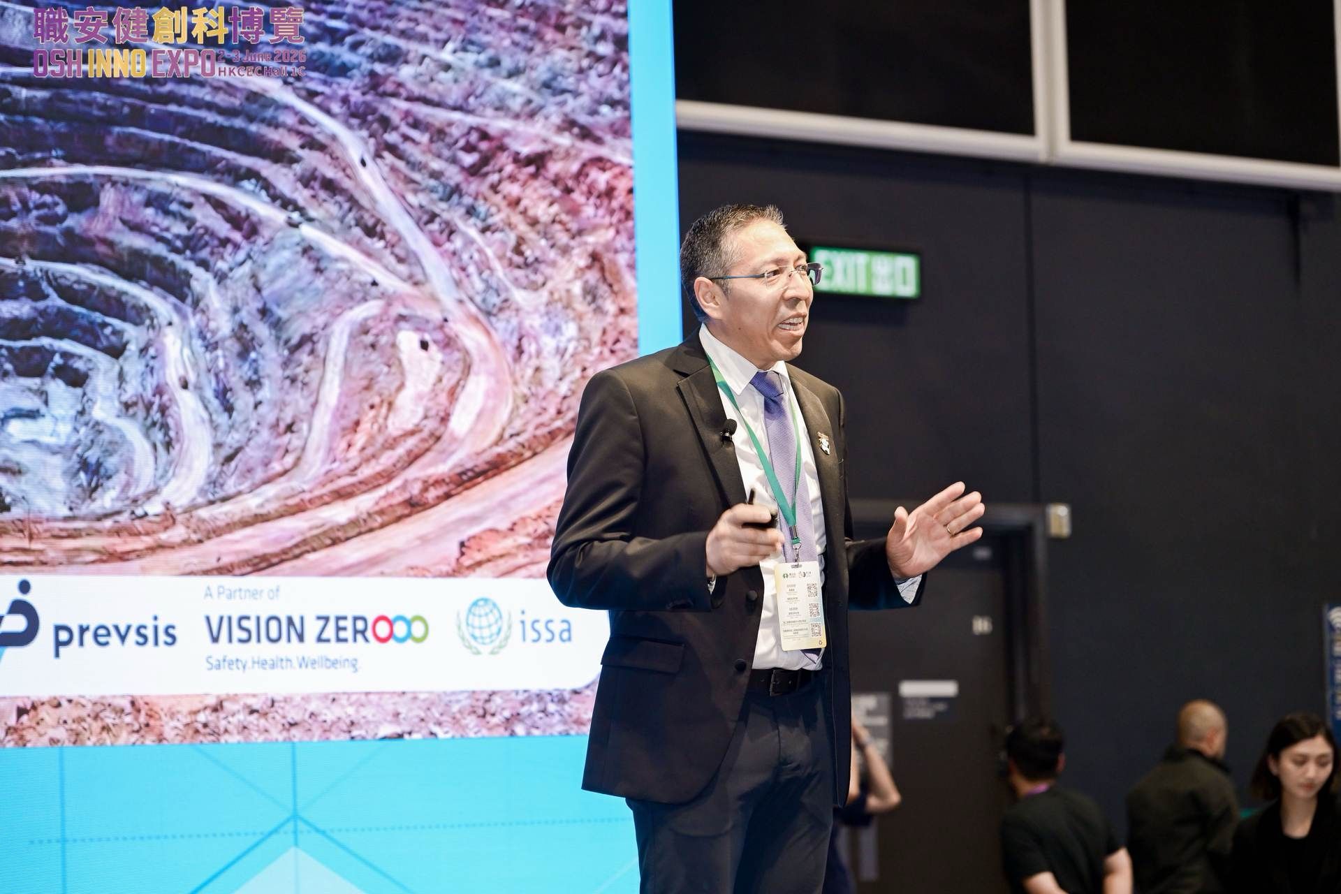 El Secretario General del Consejo General de Relaciones Industriales y Ciencias del Trabajo de España interviene en OSH de Innovation de Hong Kong